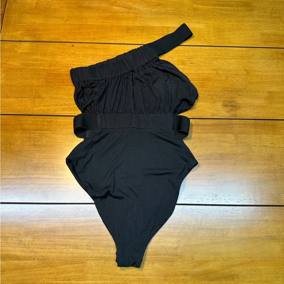 Urban Outfitters Black Asymmetrical Bodysuit - Picture 6 of 10